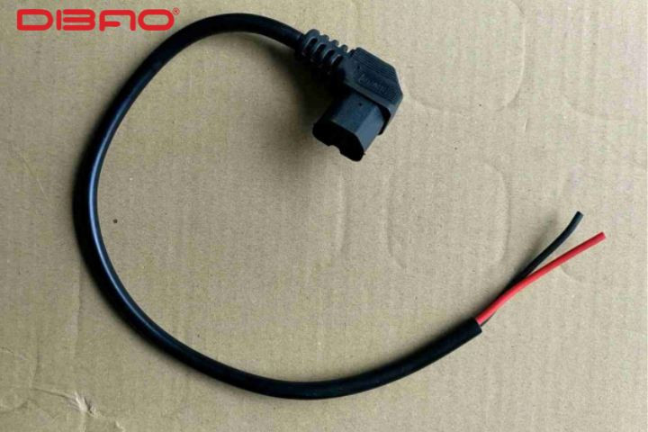Dây điện bị đứt gây cản trở khi sạc 