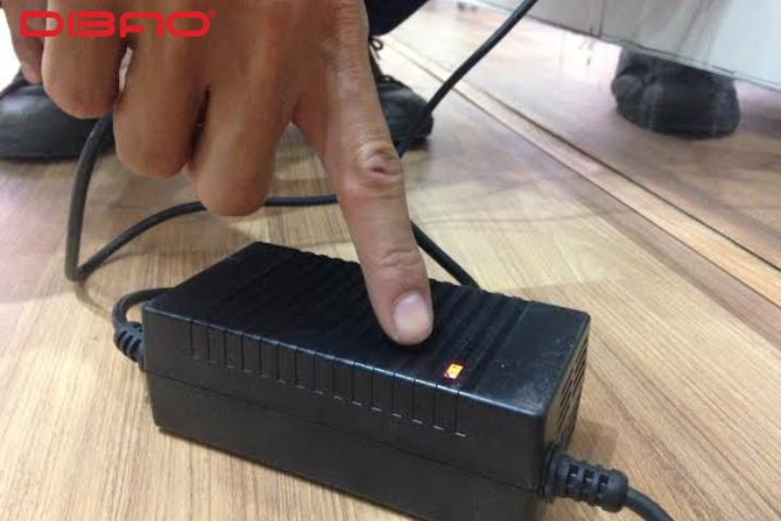 Đèn báo hiệu bị hỏng sẽ không ảnh hưởng đến quá trình sạc pin 