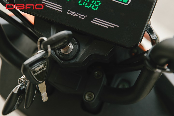 Tìm hiểu cách mở cốp xe máy điện bằng chìa khóa