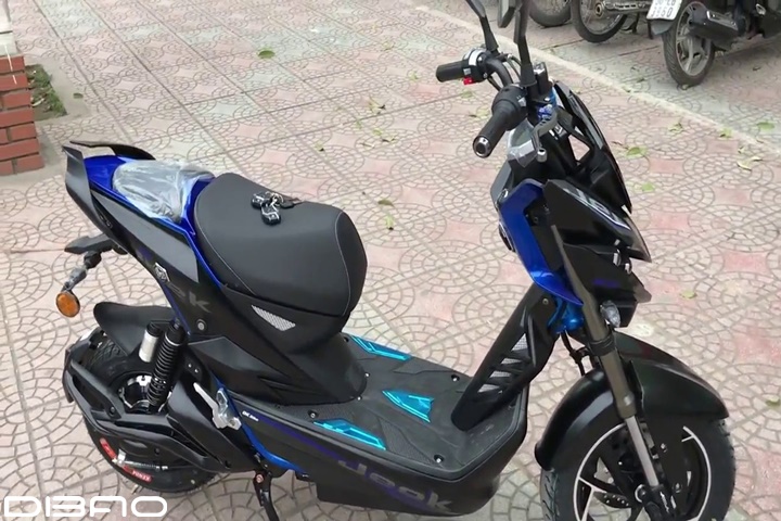 xe-dien-jeek-aima-h7