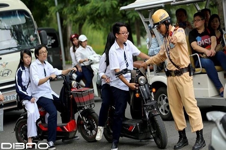 xe-may-dien-co-can-bang-lai-khong-h4