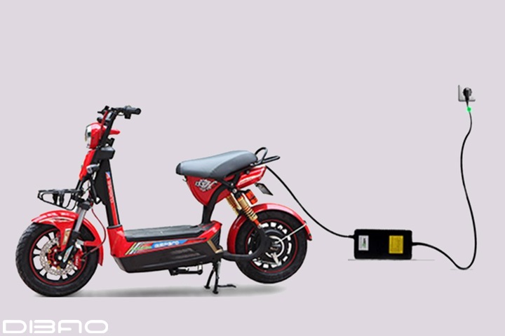 Nên sạc xe ở nơi rộng rãi thoáng mát sac-xe-may-dien-o-noi-rong-rai