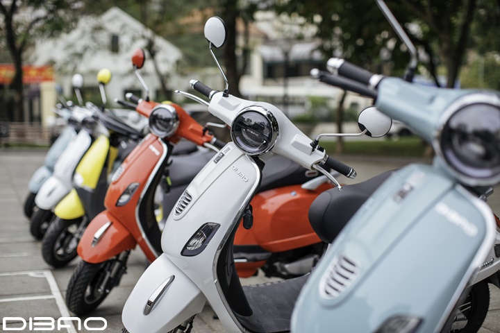 Cập nhật giá xe máy điện Vespa mới nhất 2020