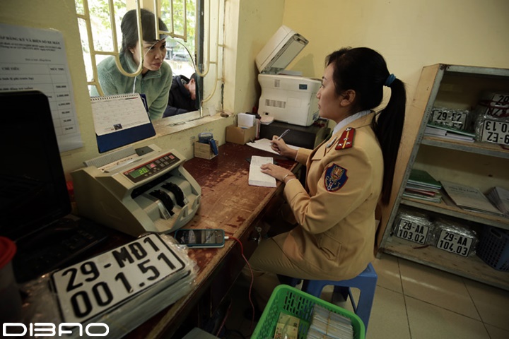 Đăng ký xe máy điện cần giấy tờ gì để hoàn thành thủ tục?