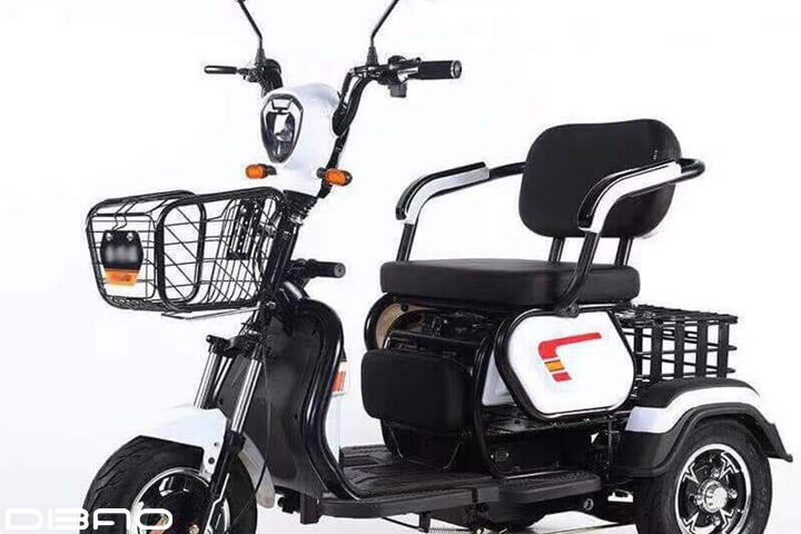 [HOT] Ra mắt mẫu xe máy điện 3 bánh 2 chỗ ngồi đa năng, hữu ích